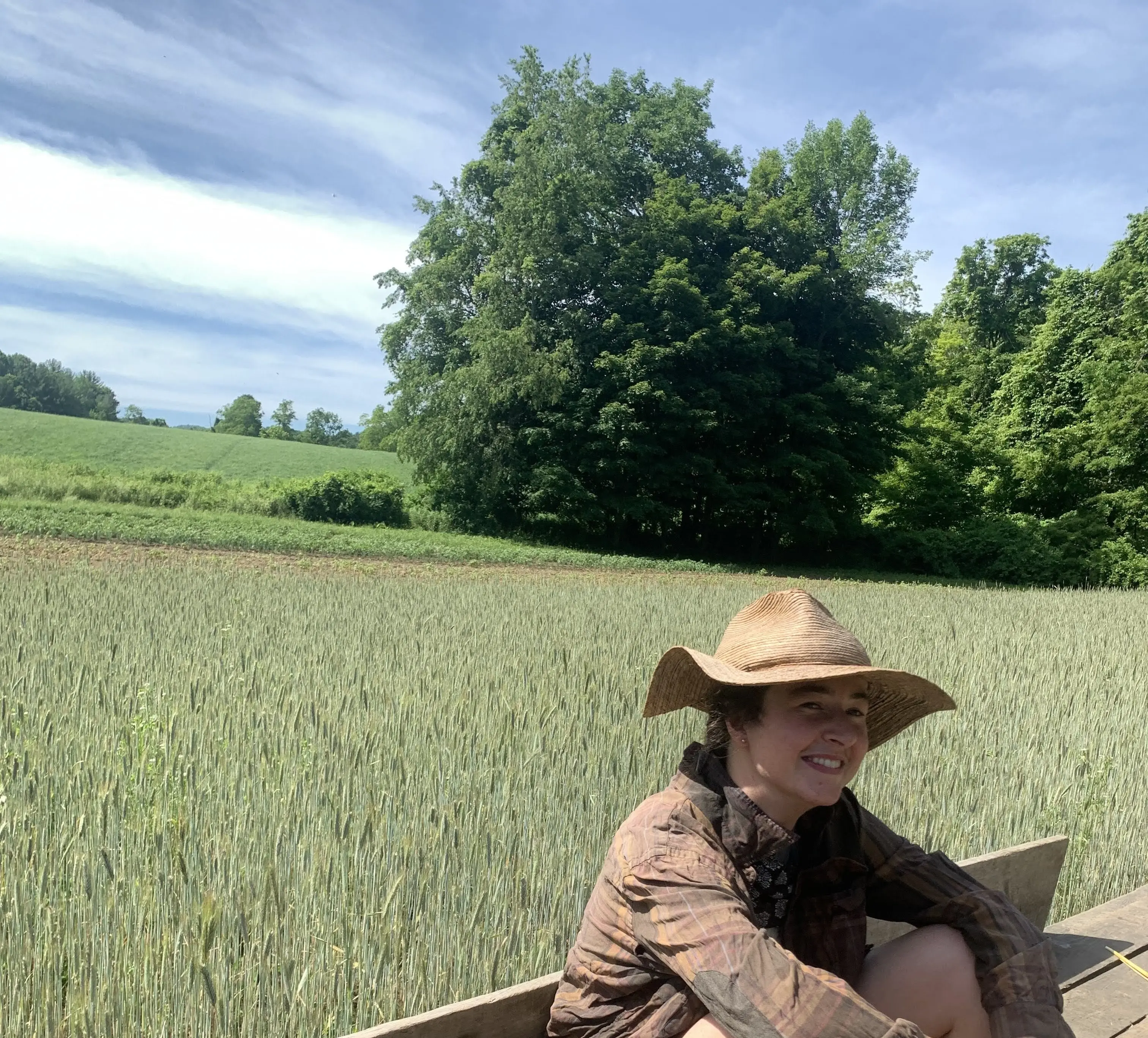 Me and the whole neighborhood aint gettin sunburned with this big ol hat o mine